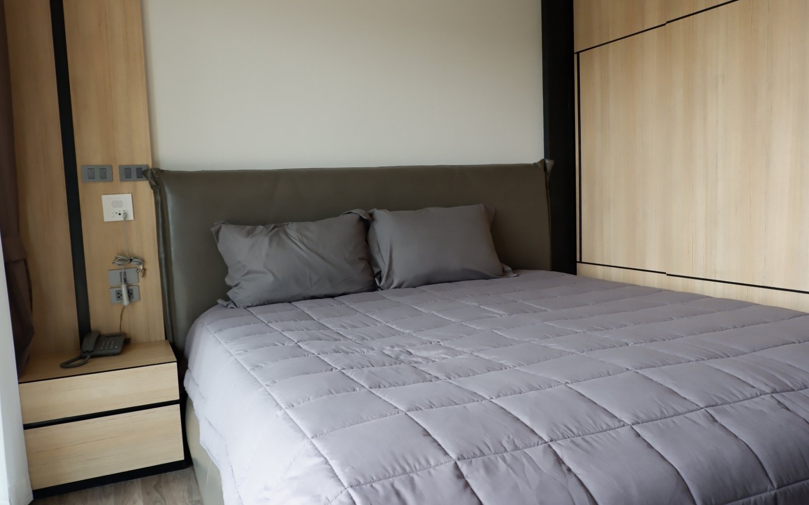 Studio Corner Room - photo 1